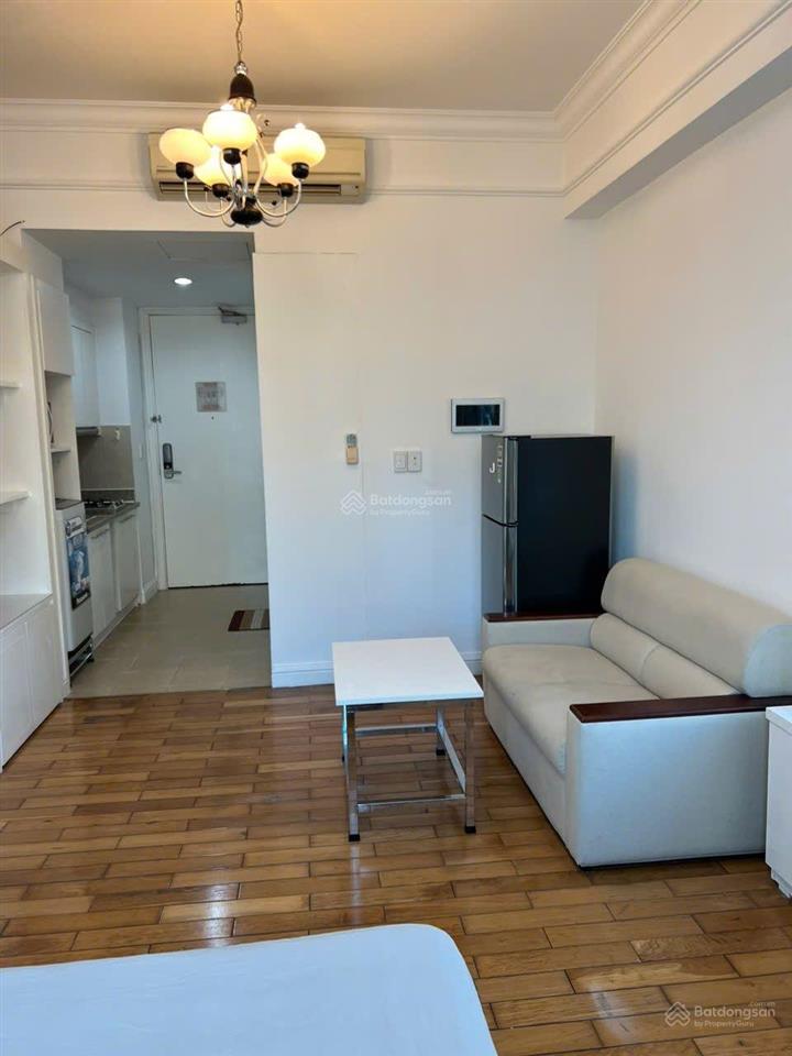 Chính chủ bán studio the manor tầng cao, căn góc, view lm81 giá 4 tỷ