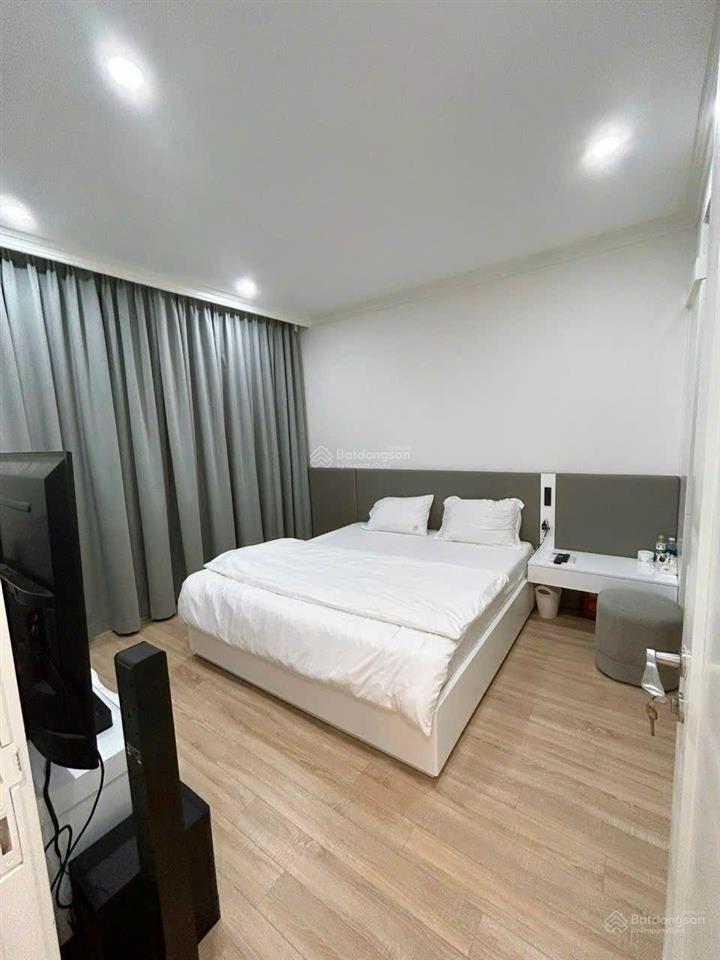 Bán căn hộ the manor 3pn 2wc 131m2 giá 13,5 tỷ