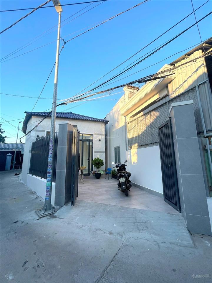 Nhà trung tâm long điền, giáp tp bà rịa, hẻm xe hơi, giá 1,69 tỷ