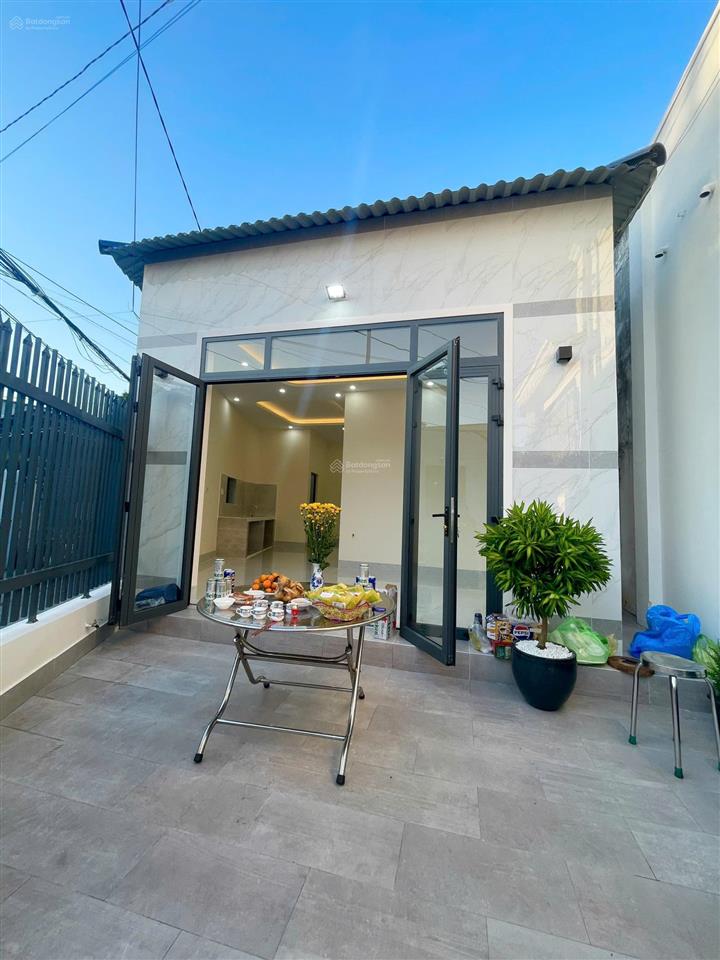 Nhà trung tâm long điền, giáp tp bà rịa, hẻm xe hơi, giá 1,69 tỷ