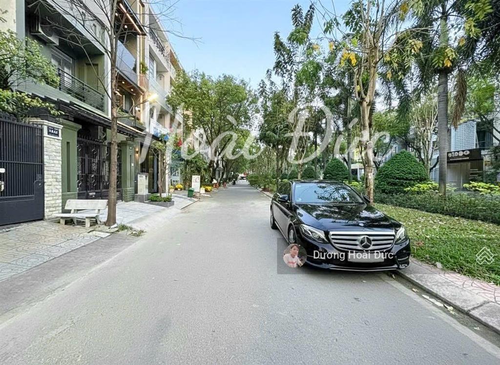 Siêu phẩm nhà 4 lầu view công viên mặt tiền đường số kdc an phú hưng  q7  nhà có thang máy