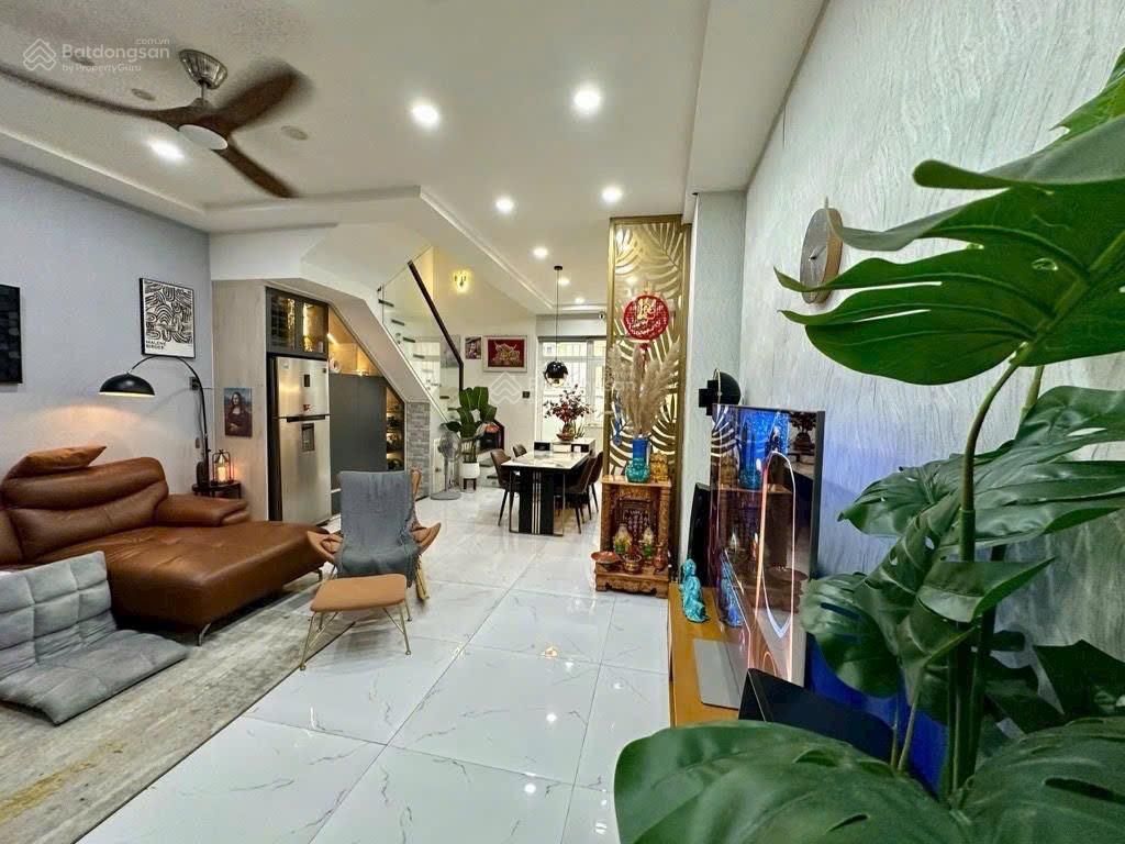 Hàng hiếm tại kcn phong phú, 8,3 tỷ, 80m2, 4pn, 4wc