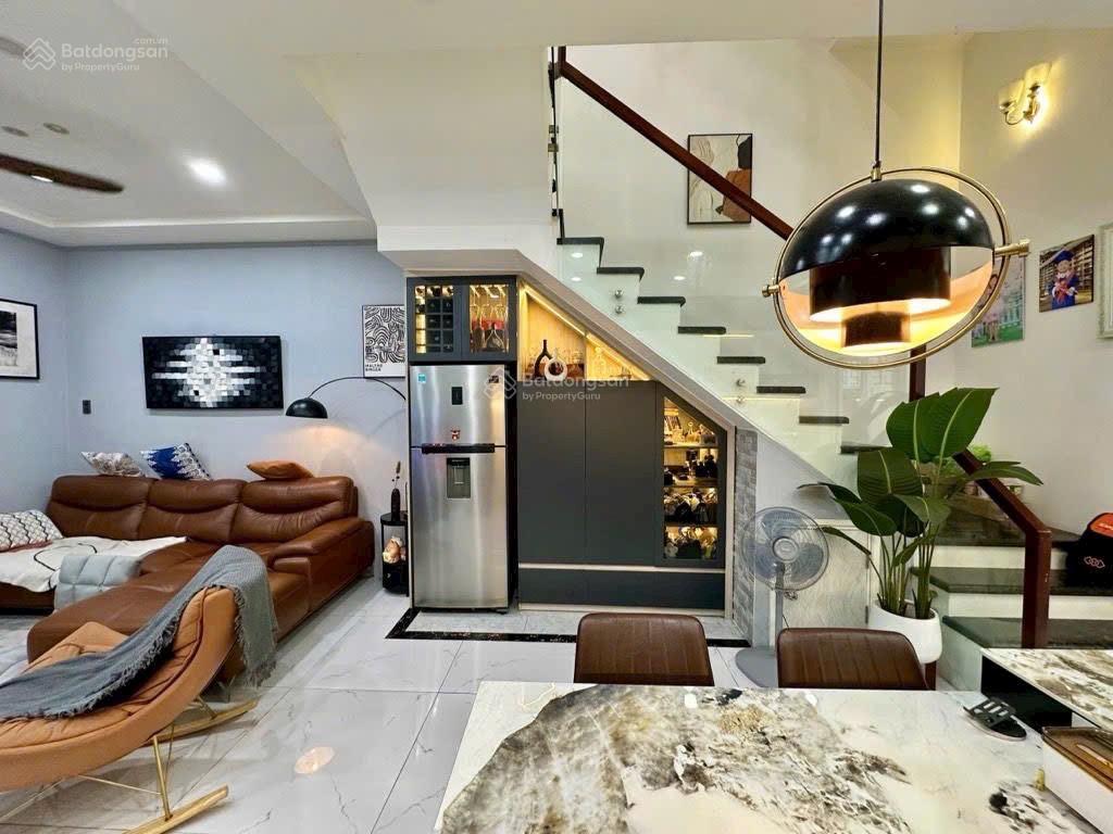 Hàng hiếm tại kcn phong phú, 8,3 tỷ, 80m2, 4pn, 4wc