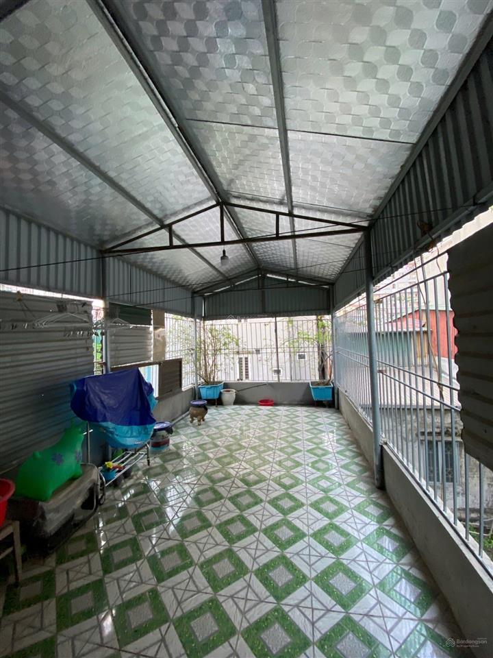 Bán nhà tân mai 45m2 4 tầng 4pn mt 3,5m  đỗ 2 ô tô trước cửa nhà  ngõ rộng nhà cách mặt phố 10m