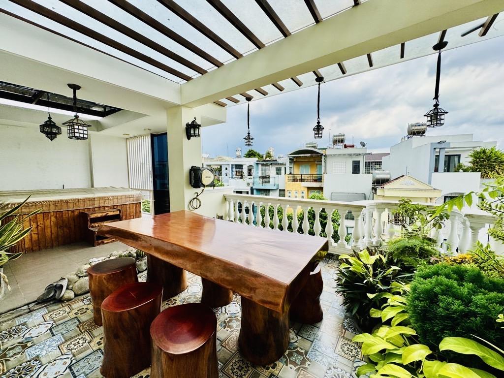 Biệt thự vip khu tên lửa 4 tầng 9x20 thang máy nội thất cao cấp chỉ 27.9 tỷ