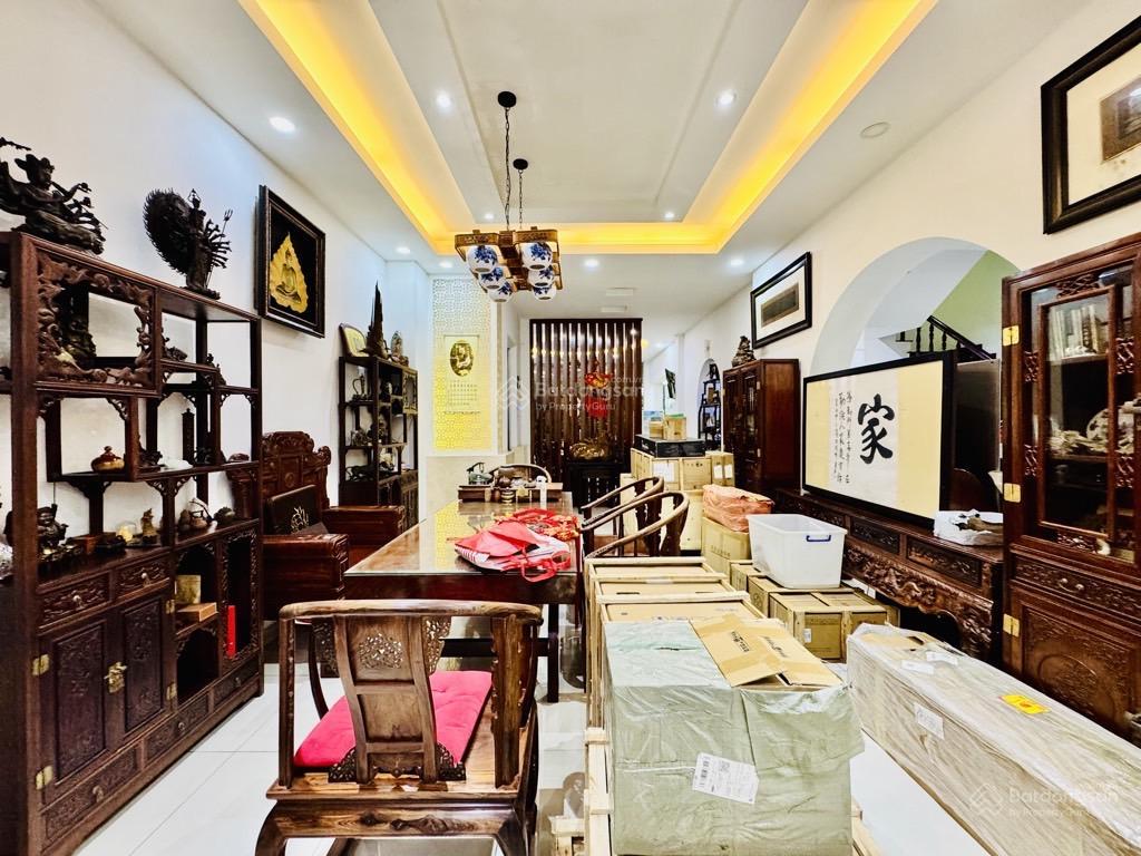 Biệt thự vip khu tên lửa 4 tầng 9x20 thang máy nội thất cao cấp chỉ 27.9 tỷ