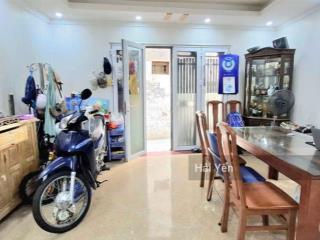 Bán nhà gần chợ đồng xa, mai dịch, cầu giấy. dt 37m2 x 5 tầng, 30m ra phố. giá chỉ 8,5 tỷ