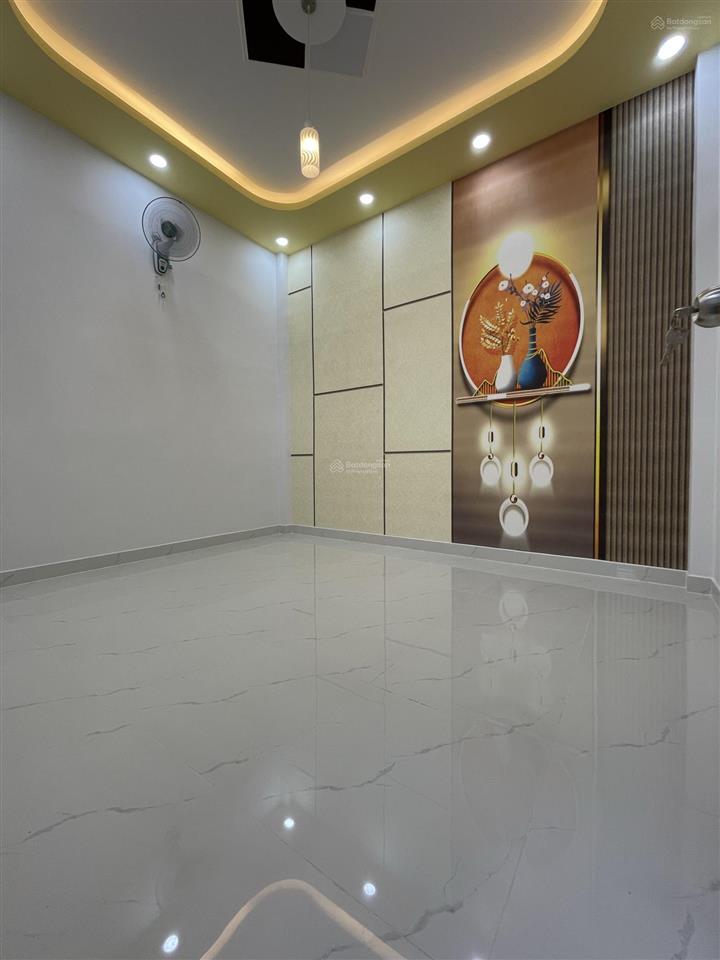 2 tầng . chiến lược . bình tân . dtsd 96m . shr . hc đủ . fun nội thất