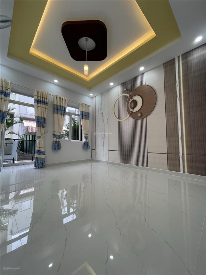 2 tầng . chiến lược . bình tân . dtsd 96m . shr . hc đủ . fun nội thất