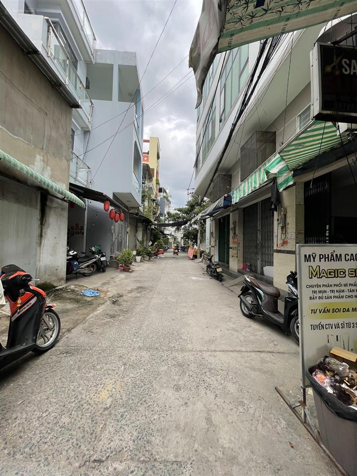 2 tầng . chiến lược . bình tân . dtsd 96m . shr . hc đủ . fun nội thất