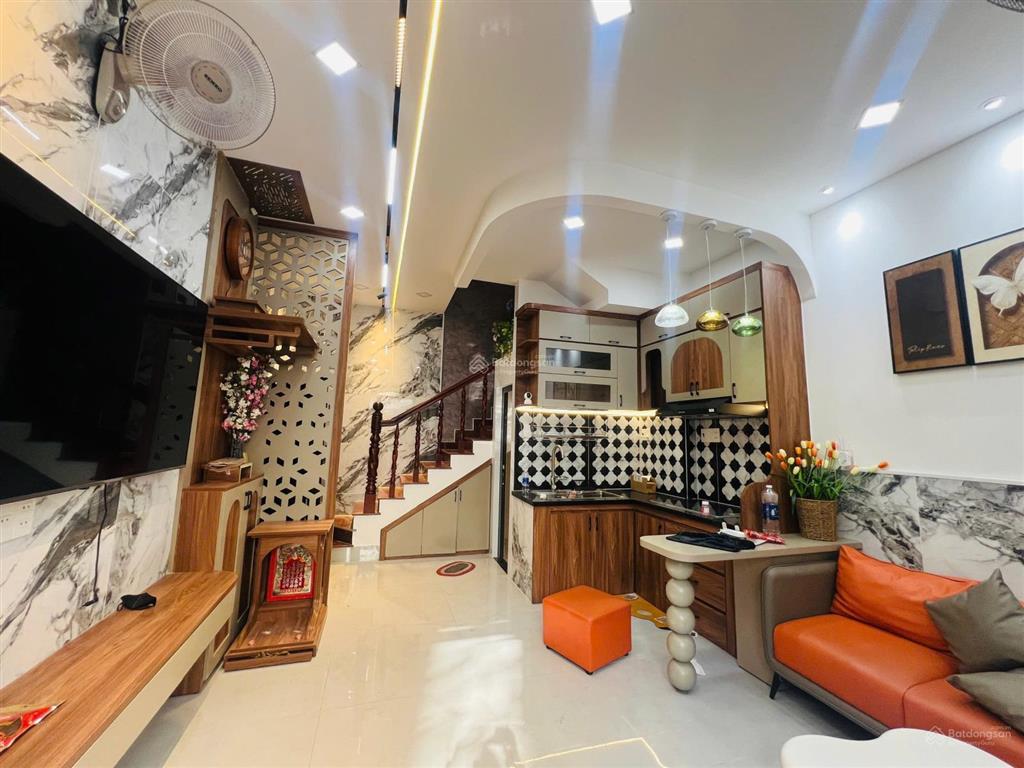 Nhà full nội thất 4 tỷ 8 ngay đối diện bv quân y 175