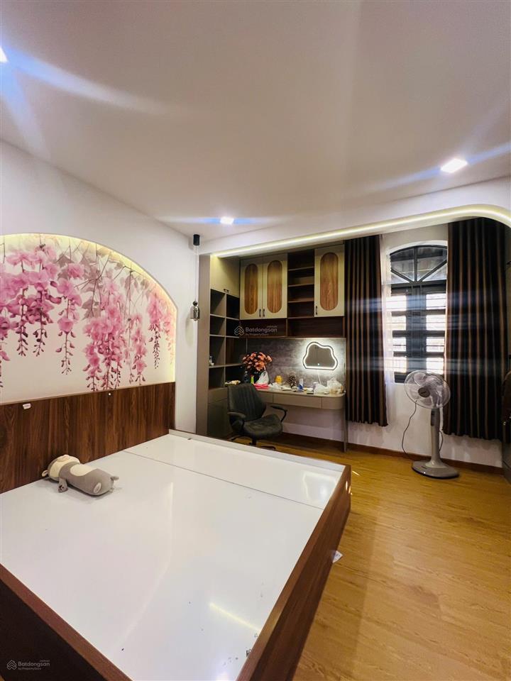 Nhà full nội thất 4 tỷ 8 ngay đối diện bv quân y 175
