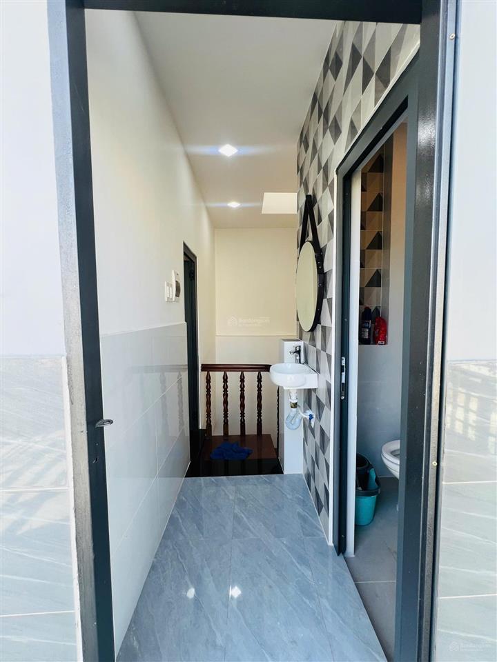 Nhà full nội thất 4 tỷ 8 ngay đối diện bv quân y 175