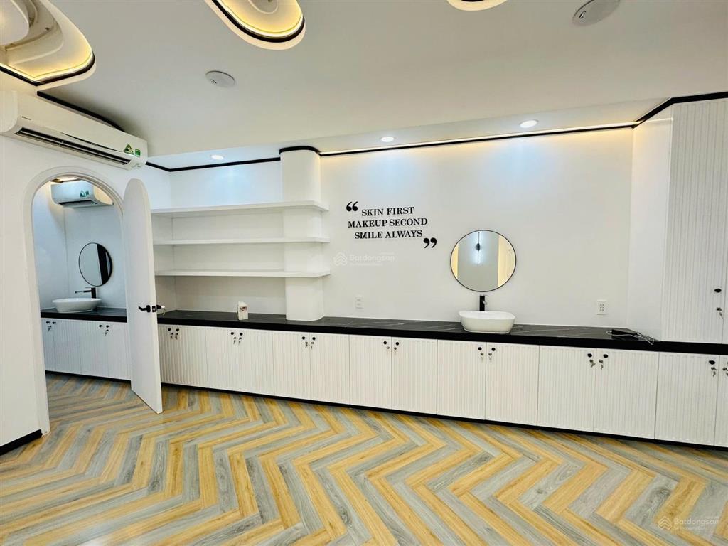 Mặt tiền thụt, xe hơi vào nhà lê văn sỹ 45m2 vừa ở vừa kinh doanh, sổ vuông a4, chỉ nhỉnh 9 tỷ