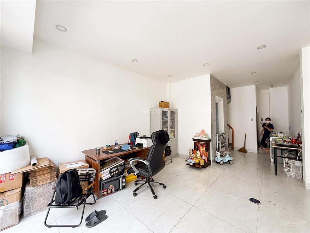 Hẻm xe hơi nguyễn xí, nhà 3 tầng, 3pn, ngang 4m, 3pn, nhà mới ở ngay, chỉ nhỉnh 8 tỷ.  0967 678 ***