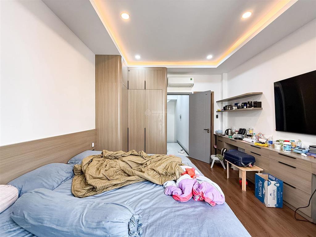 Hẻm xe hơi nguyễn xí, nhà 3 tầng, 3pn, ngang 4m, 3pn, nhà mới ở ngay, chỉ nhỉnh 8 tỷ.  0967 678 ***