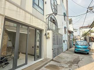 Hẻm xe hơi nguyễn xí, nhà 3 tầng, 3pn, ngang 4m, 3pn, nhà mới ở ngay, chỉ nhỉnh 8 tỷ.  0967 678 ***