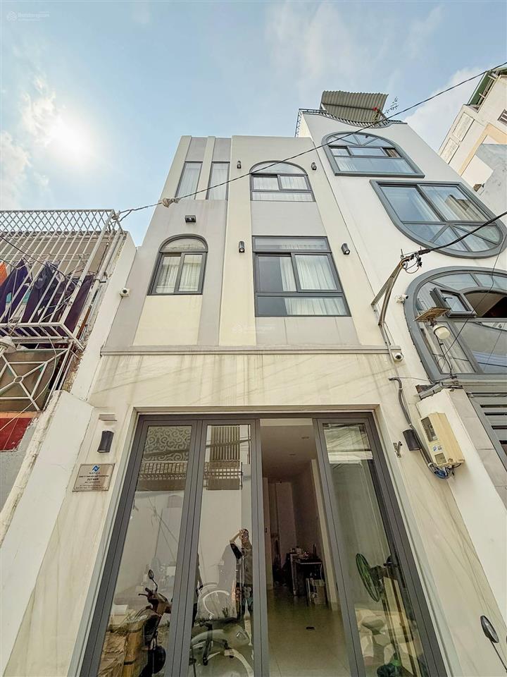 Hẻm xe hơi nguyễn xí, nhà 3 tầng, 3pn, ngang 4m, 3pn, nhà mới ở ngay, chỉ nhỉnh 8 tỷ.  0967 678 ***