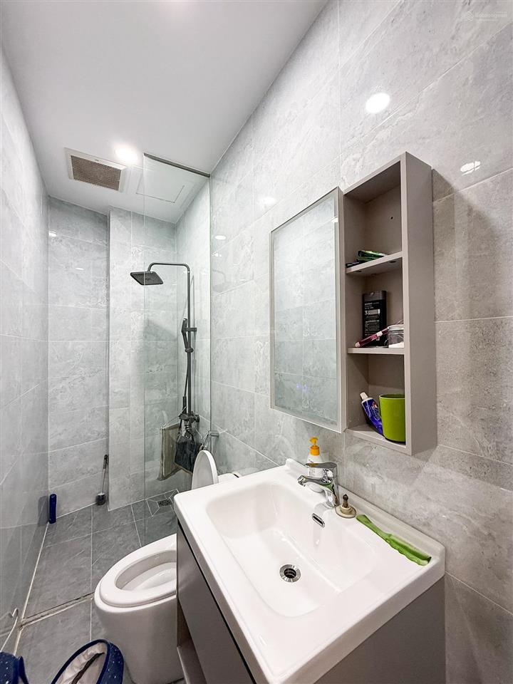 Hẻm xe hơi nguyễn xí, nhà 3 tầng, 3pn, ngang 4m, 3pn, nhà mới ở ngay, chỉ nhỉnh 8 tỷ.  0967 678 ***