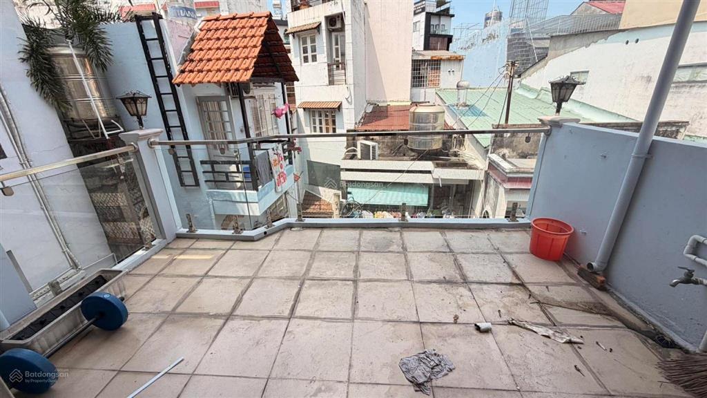 Chỉ 6.3 tỷ/tl ngay lê văn sỹ, sát hẻm xe hơi, huỳnh văn bánh, 32m2, 3 tầng, 4pn.  0967 678 ***
