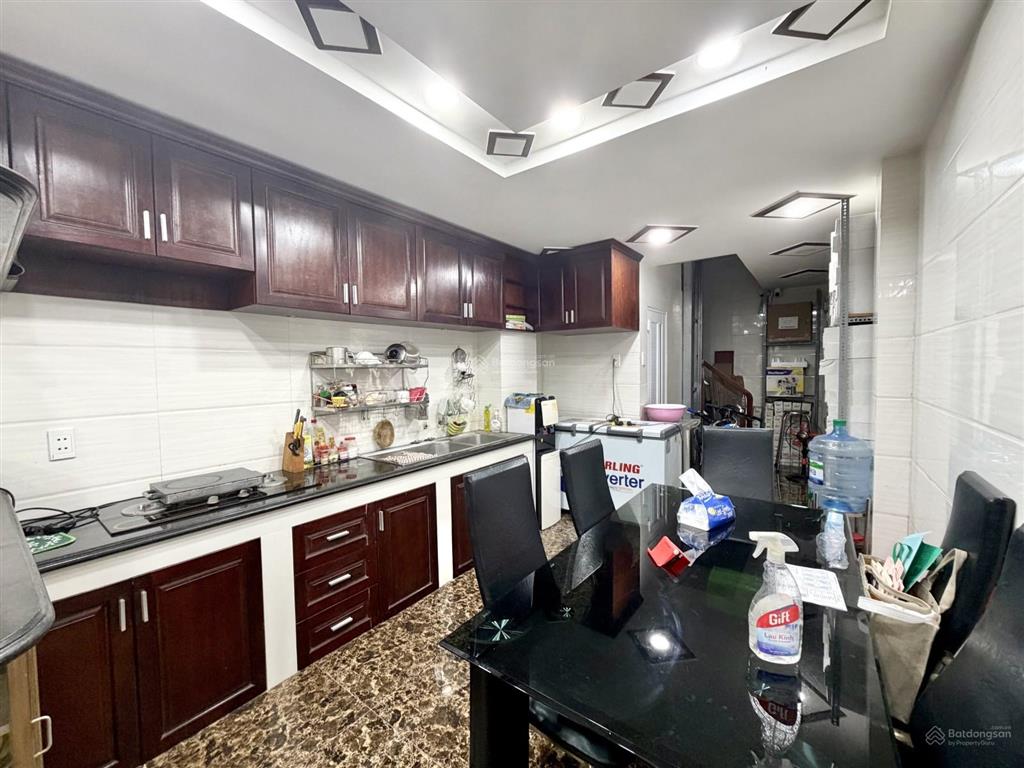 Ngay ngã tư phú nhuận sát mặt tiền nguyễn trọng tuyển, 5 tầng 40m2, 4pn có thang máy chỉ 8.3 tỷ/tl