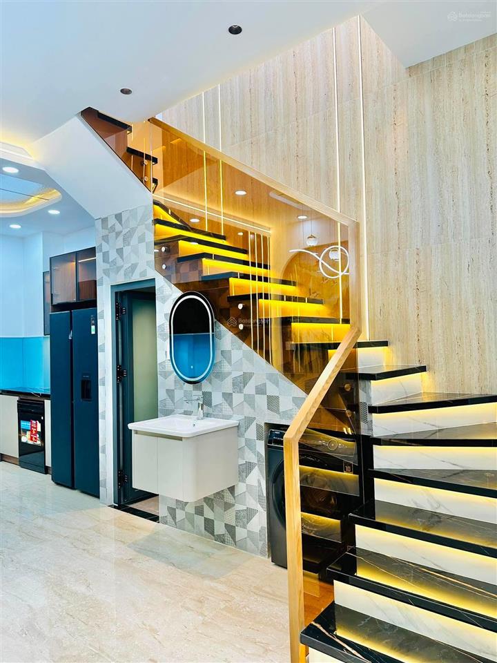 Nhà đẹp khuông việt giáp tân bình giá chỉ 7.65 tỷ! giáp tân bình 66m2, ngang 4.3m, 3pn vào ở ngay