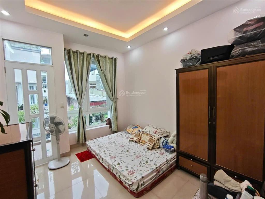 Hẻm thẳng 1 trục đường huỳnh văn bánh, nhà 40m2, 5 tầng 4pn có phòng thờ, mới ở ngay chỉ nhỉnh 7 tỷ
