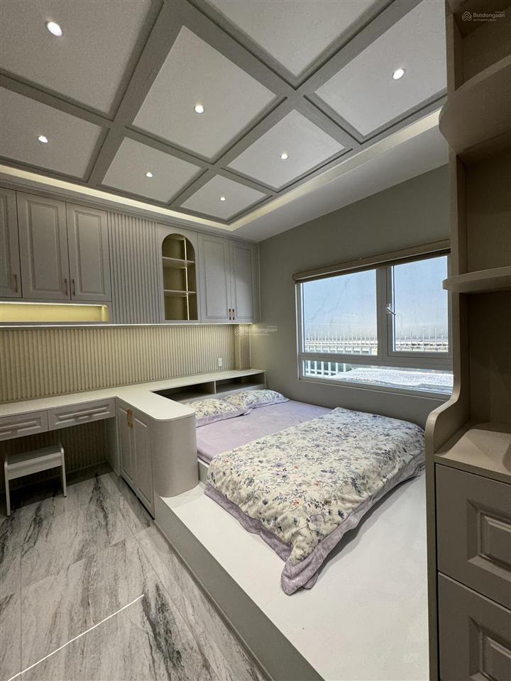 Mt nam long q7  5 tầng  thang máy 750kg  dtsd 234m2  decor như resort 5 * kinh doanh đa ngành