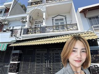 Nhỉnh 5 tyxe thông ,quay đầu thoải mái ngang 5.5m  nhà 3 tẩng  hẻm 6m ngay cầu phú xuân