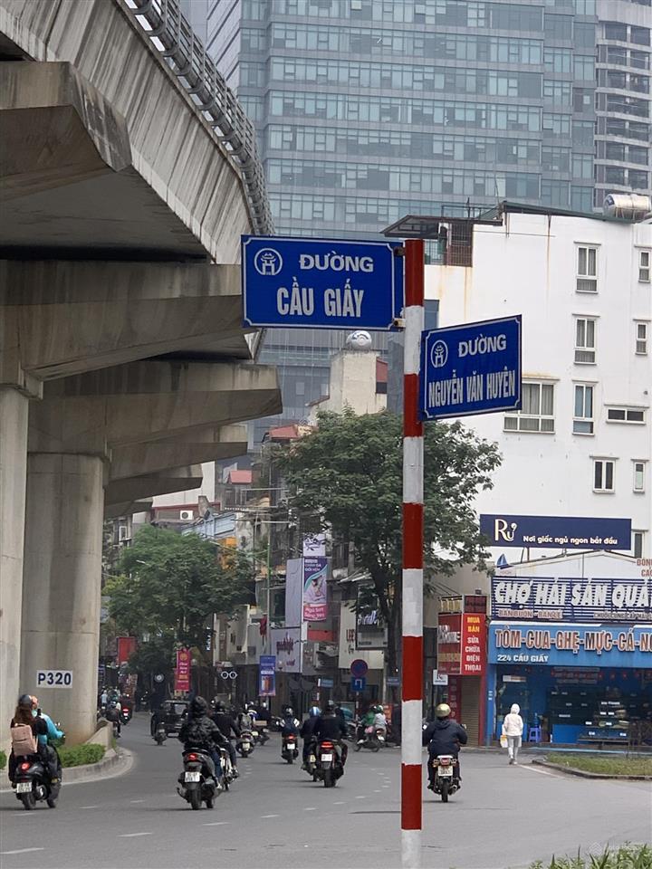 Có 1 không 2chdv đường cầu giấy ô tô đỗ tận cửa view hồ  khu vực nhu cầu cao  dòng tiền khủng.