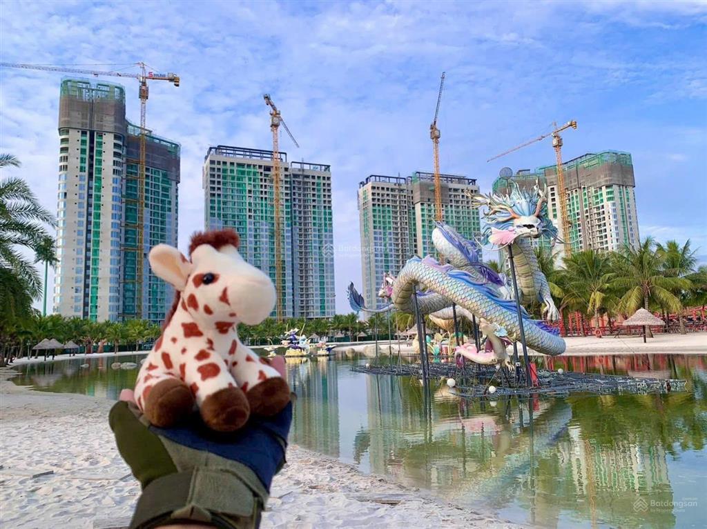 Căn 2pn góc kính cong tràn viền 70.7m2  view hồ & pháo hoa. 1 bước chạm công viên & trường học
