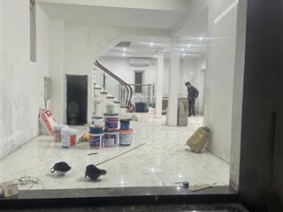 Cho thuê tầng 1 căn biệt thự 200m2 khu đô thị văn khê  hà đông. giá 17 triệu/tháng có tt