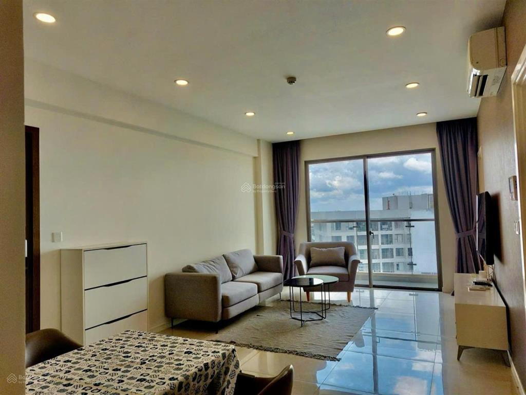 Cho thuê 2 phòng ngủ saigon royal nhà đẹp view đẹp