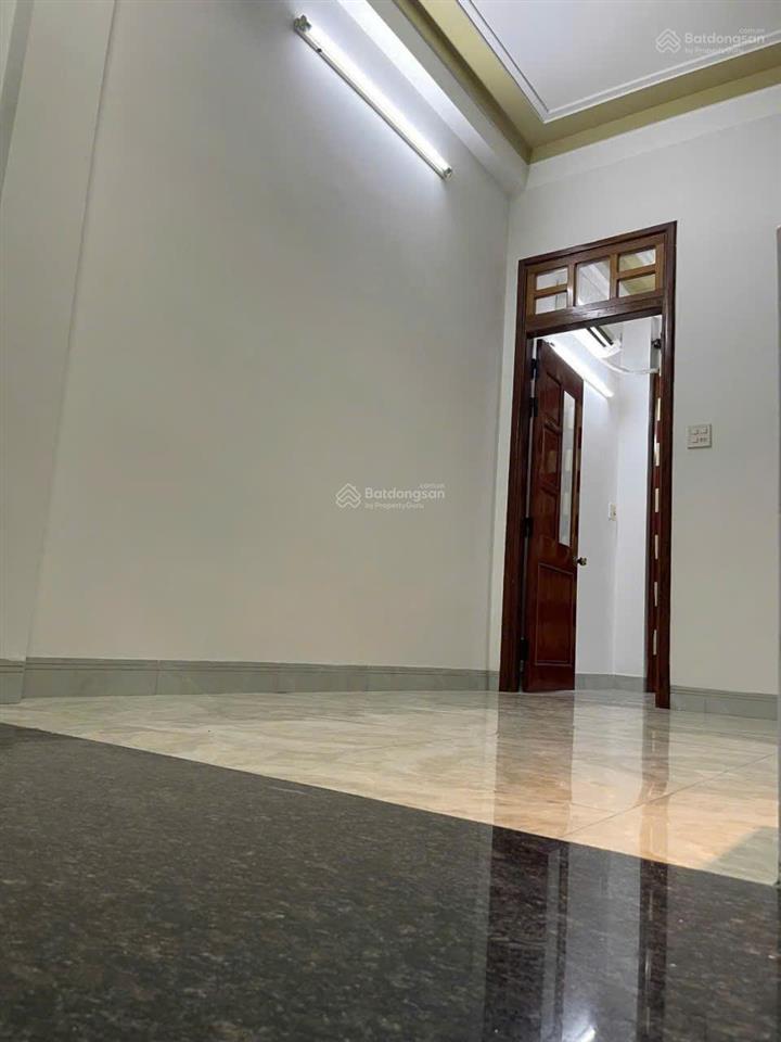 Bán gấp nhà mặt phố ỷ lan, 8,6 tỷ, 69,6 m2, 4pn3wc, hướng tây bắc