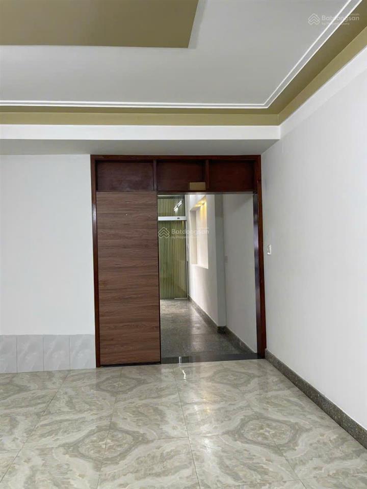 Bán gấp nhà mặt phố ỷ lan, 8,6 tỷ, 69,6 m2, 4pn3wc, hướng tây bắc