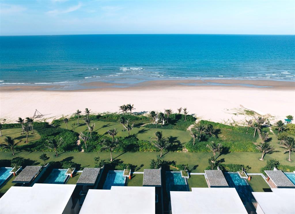 Bán biệt thự đẹp ven biển the ocean resort quy nhơn, 3pn, diện tích 240m2, giá cđt chỉ 8,572 tỷ