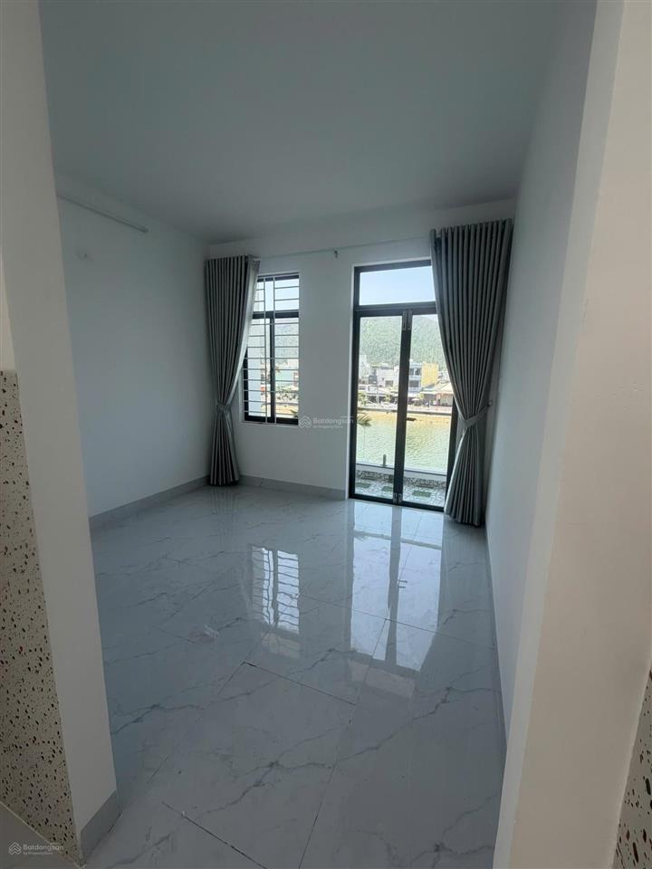 Bán nhà phố tại phường quy nhơn, 3,6 tỷ, 48,7m2, hướng tây nam, gần chợ, trường học