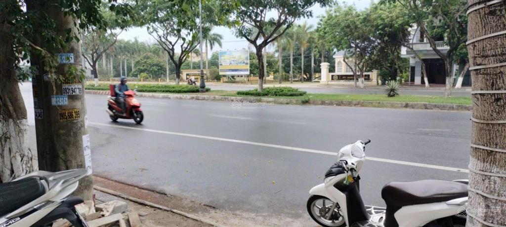 Bán gấp mảnh đất, sổ đỏ chính chủ tại mặt đường trần đại nghĩa giá cực tốt chỉ 7,3 tỷ110m2