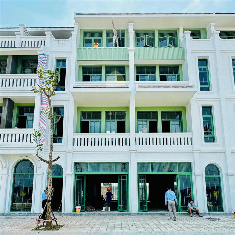Bán gấp shophouse 5 tầng chỉ nhỉnh 22 tỷ, 160m2 tại sun urban city, lam hạ, phủ lý