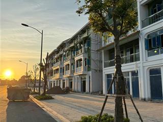 Bán gấp shophouse 5 tầng chỉ nhỉnh 22 tỷ, 160m2 tại sun urban city, lam hạ, phủ lý