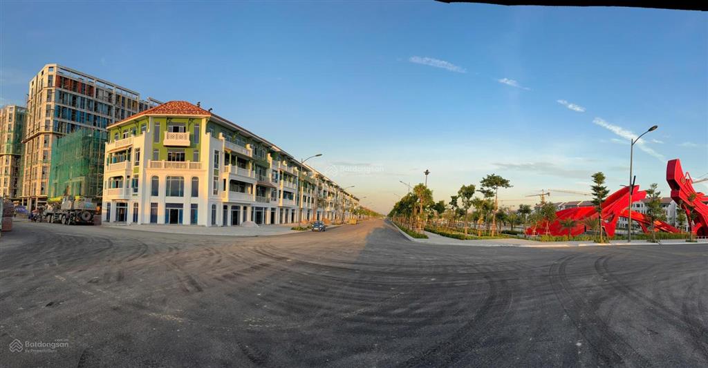 Bán gấp shophouse 5 tầng chỉ nhỉnh 22 tỷ, 160m2 tại sun urban city, lam hạ, phủ lý