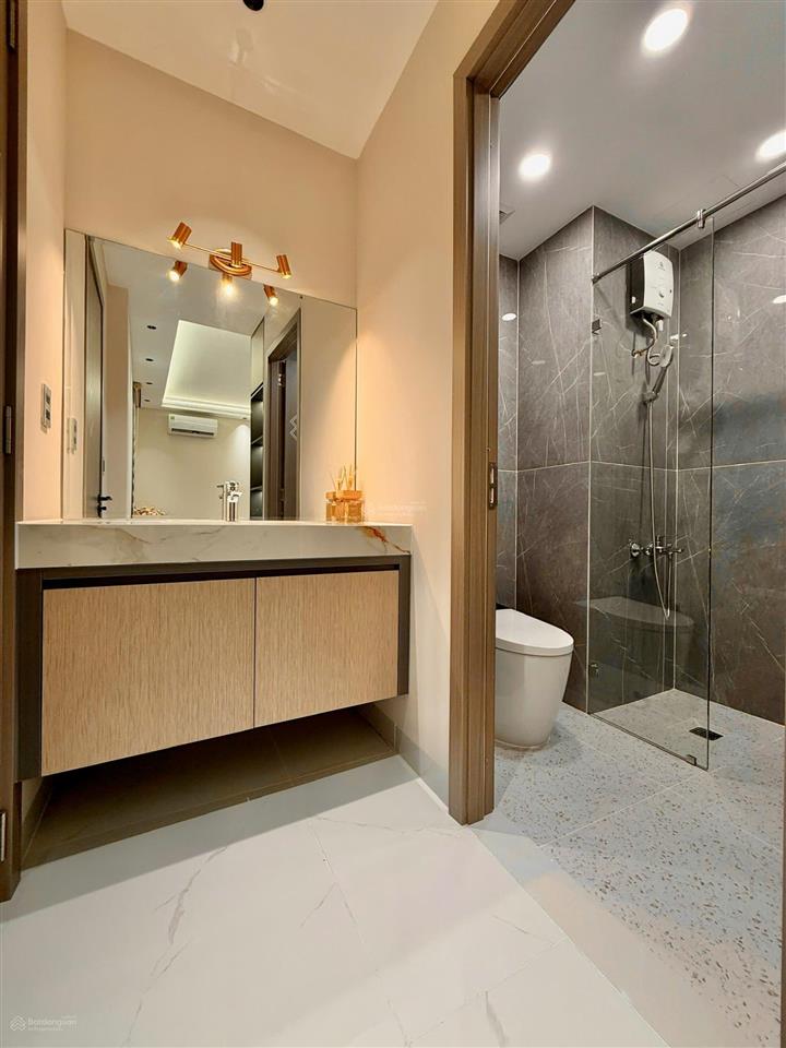 Bán căn hộ chung cư sky garden 3, 6,2 tỷ, 70m2, 3pn, 2wc, q7, hcm