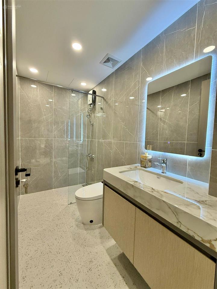 Bán căn hộ chung cư sky garden 3, 6,2 tỷ, 70m2, 3pn, 2wc, q7, hcm