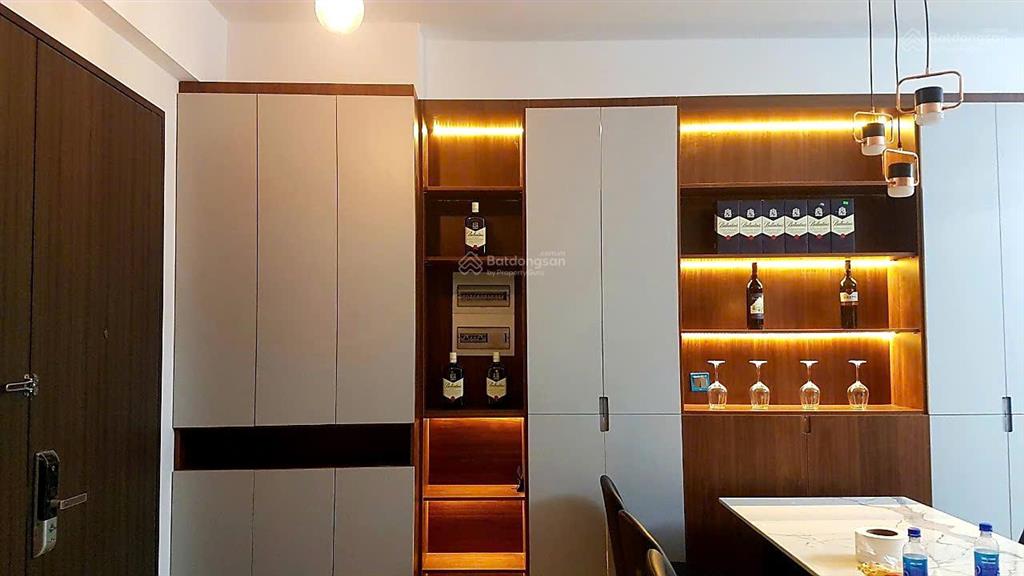 Bán căn hộ 2pn, 2wc tại midtown phú mỹ hưng, giá tốt 9 tỷ, 80m2, uy tín