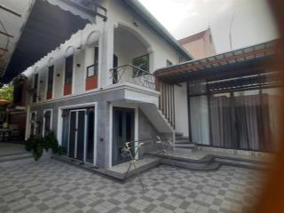 Nha biet thu mat tien so 11, duong so 13