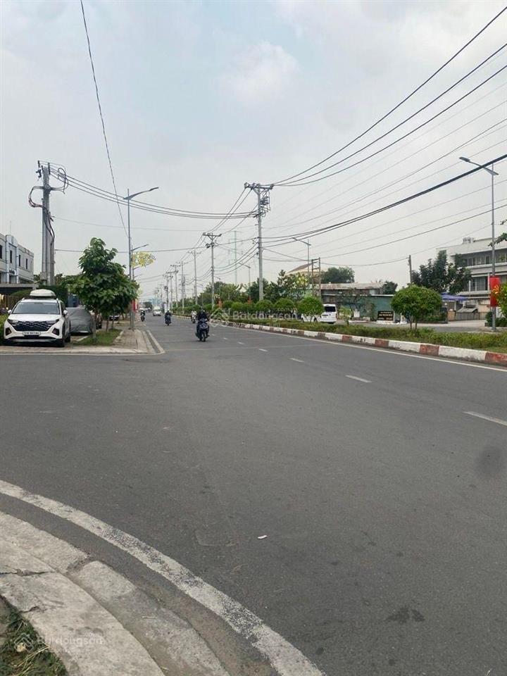 Bán shophouse tại the pegasuite 2, 8 tỷ vnd, 79 m2, giá cực chất! hot