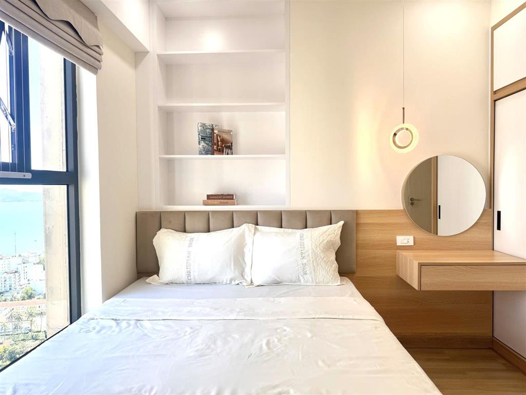 Chính chủ cần bán căn hộ mường thanh viễn triều view chính biển, (tầng 37 căn số 22) toà oc3
