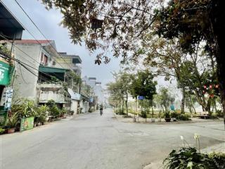 Bán gấp thửa đất view hồ quân long biên 66m2hơn 9 tỷphân lôô tô tránhmt 4.7msổ vuông