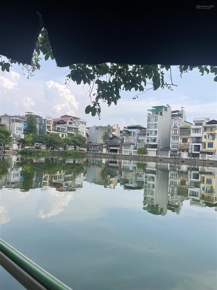 Cần bán gấp nhà sát hồ bồ đề chỉ hơn 5 tỷ  36m2  mặt tiền 4.3m  ô tô đỗ cổng  sổ vuông