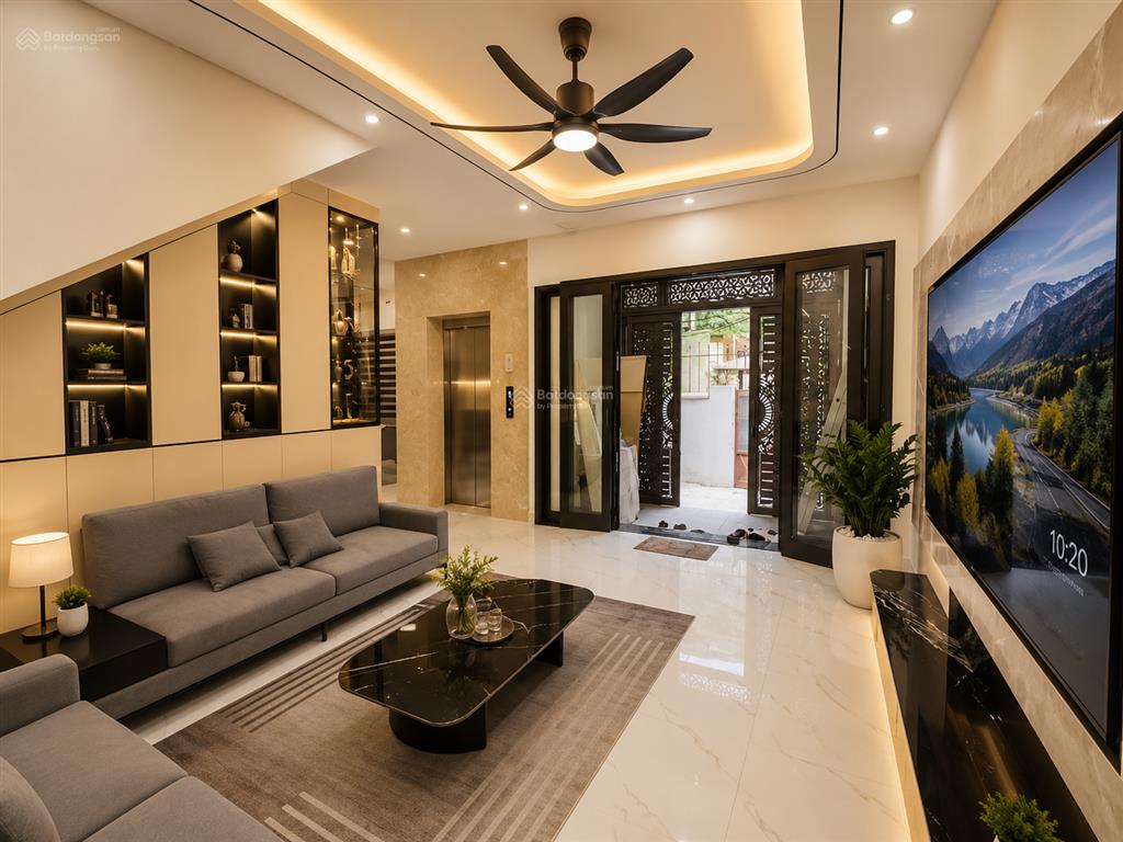 Bán nhà trung tâm gia thuỵ, bồ đề 60m2  hơn 11 tỷ mt 7.9m dân xây thang máy full nội thất  lô góc